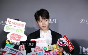 魏大勋时尚活动西装帅气图片_3