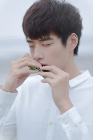 魏大勋白衬衫翩翩少年帅气高清图片_2