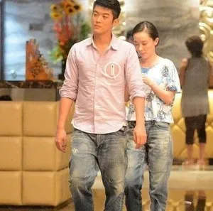 杜江晒儿子全裸照霍思燕手上鸽子蛋超抢眼_5
