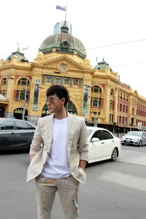 张睿帅气时尚简约风旅拍高清图片_7