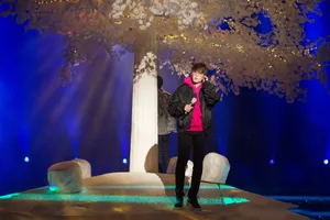 陈翔纪凌尘湖南卫视跨年演唱会舞台帅气图片_4