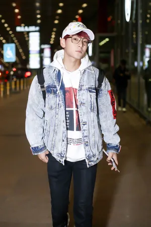 陈翔机场街拍帅气图片_4