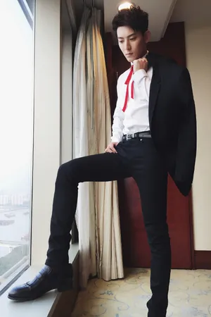 陈翔白衬衣西装魅力写真帅气图片
