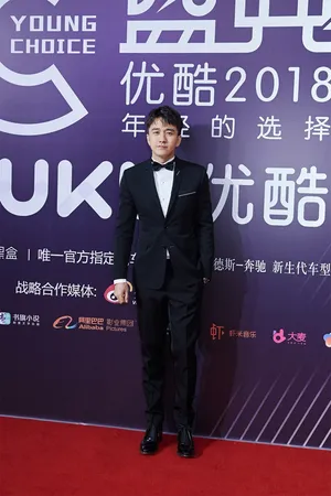 翟天临YC盛典帅气图片_8