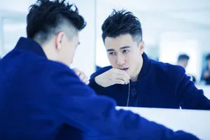 翟天临休闲时尚帅气写真图片_2
