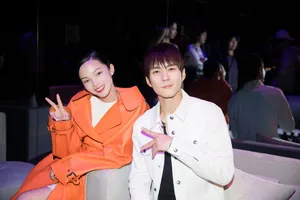 韩东君休闲型男风时尚写真图片_5