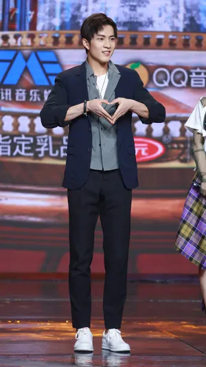韩东君跨界歌王发布会帅气图片