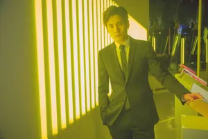 韩东君帅气有型活动照图片_4