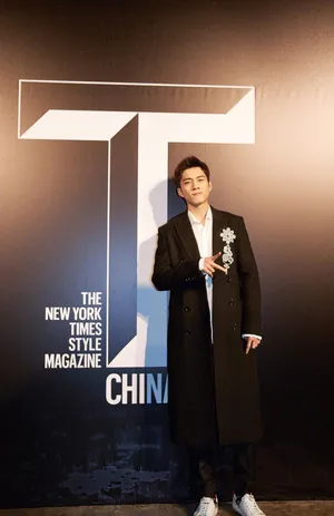 韩东君黑色西装帅气活动照高清图片_1
