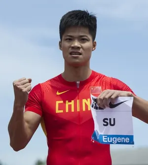 运动员苏炳添图片