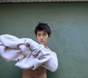 佟梦实运动型男魅力养眼写真大片