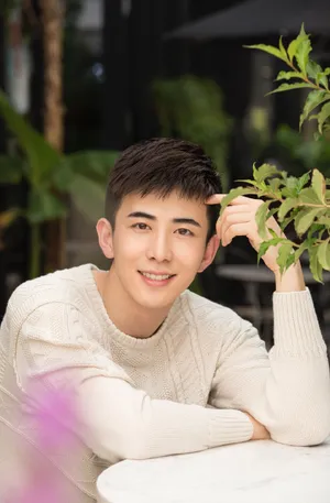 李川文艺暖男帅气写真高清图片_5