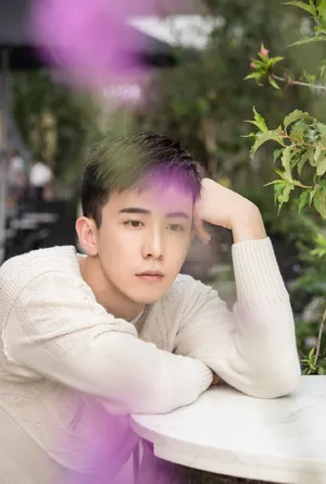 李川文艺暖男帅气写真高清图片_8
