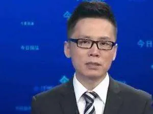 中央电视台主持人李晓东图片_1