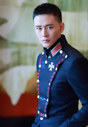 黄宥明英气十足军装写真高清图片_3