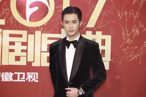 檀健次国剧盛典西装帅气图片_3