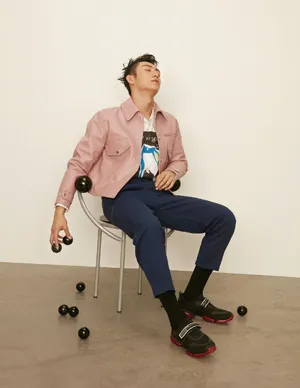 黄景瑜《男人装》简约型男写真图片