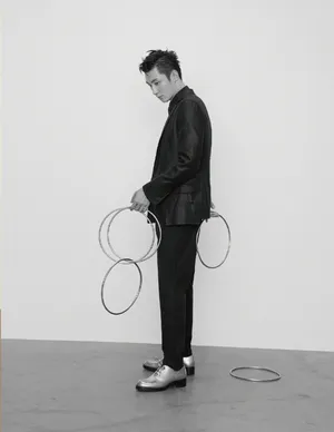 黄景瑜《男人装》简约型男写真图片_4