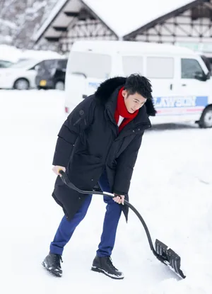 黄景瑜冬日帅气写真图片