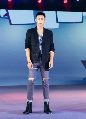 黄景瑜寸头帅气写真图片_4