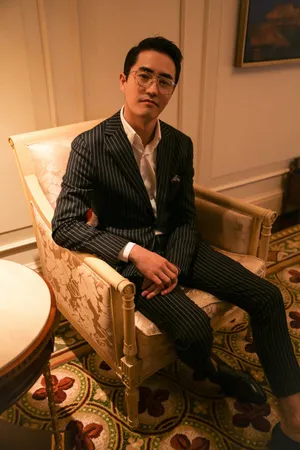 杨玏绅士西装杀高清图片