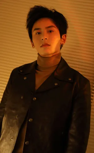 张哲瀚儒雅型男活动照图片_4