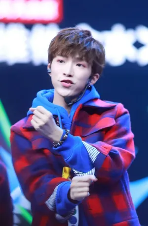陆定昊《偶像练习生》帅气图片_5
