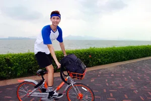 何东东高清帅气旅拍图片_4