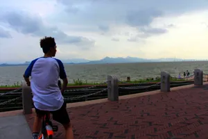 何东东高清帅气旅拍图片_6