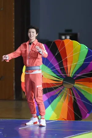 范丞丞《奔跑吧》图片_2