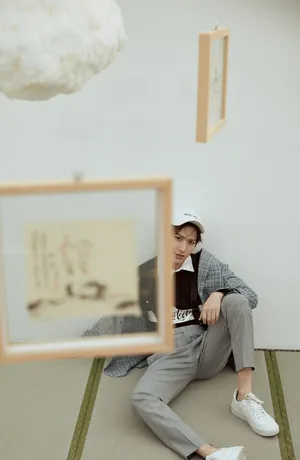 赖艺帅气不羁学院风时尚写真图片_6