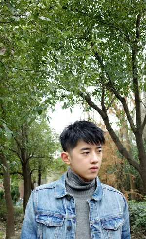 梁靖康帅气生活照图片_5
