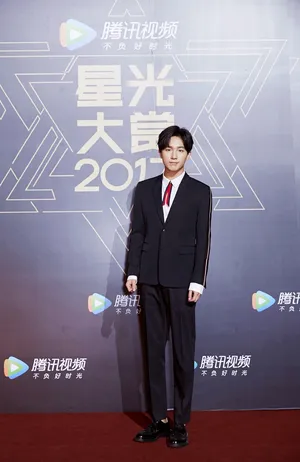 李宏毅帅气活动照图片_4