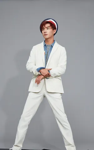 李宏毅酷痞帅气时尚写真图片