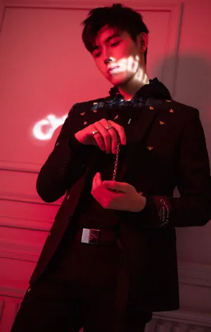 陈飞宇酷帅撩人时尚写真图片_5