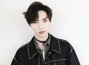 X玖少年团赵磊帅气写真图片_2