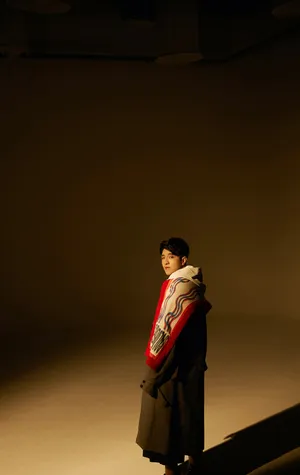 金瀚帅气撩人光影写真图片_3
