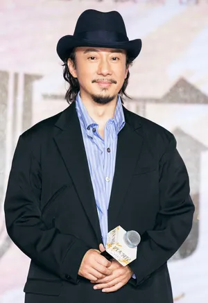 赵立新图片 赵立新活动照图片_4
