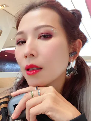 蔡少芬笑容明媚动人美艳自拍图片_2