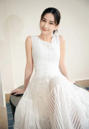 何超莲白裙性感养眼写真图片_2