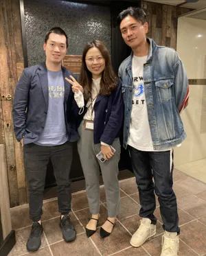 黄宗泽休闲装素颜帅气街拍图片
