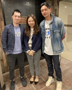 黄宗泽休闲装素颜帅气街拍图片_3