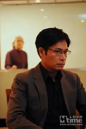 郭晋安《与敌同行》海报图片_3