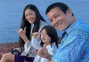 陈冠希一家三口氛围温馨合照图片