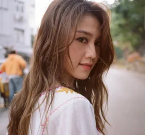 周秀娜妩媚妖娆性感长发写真