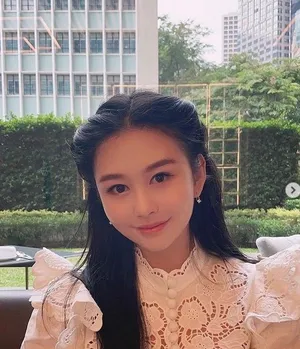 邱淑贞女儿沈月最新私服照图片_1