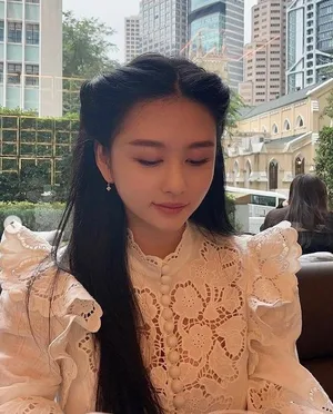 邱淑贞女儿沈月最新私服照图片_2