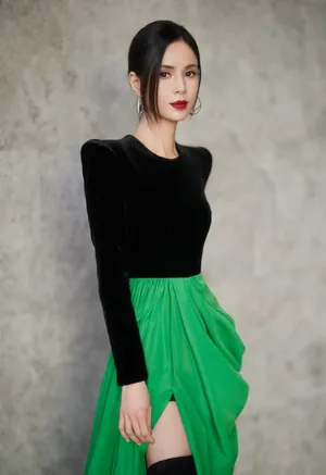 李若彤性感开叉裙写真图片_3
