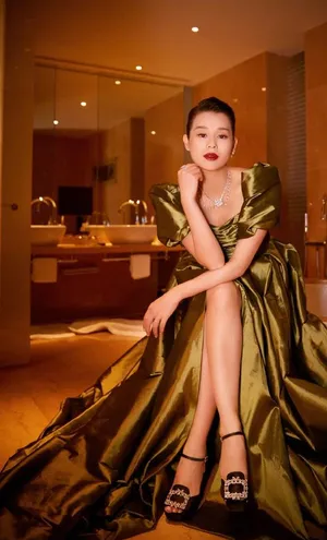 性感女神胡杏儿GQ写真图片_2