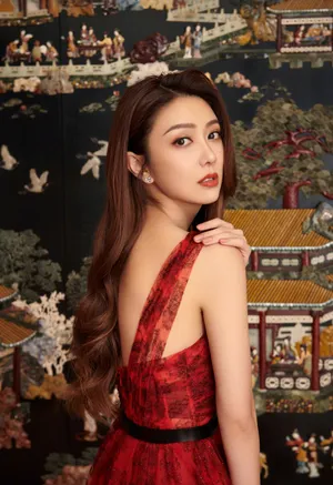 薛凯琪性感吊带红裙写真图片
